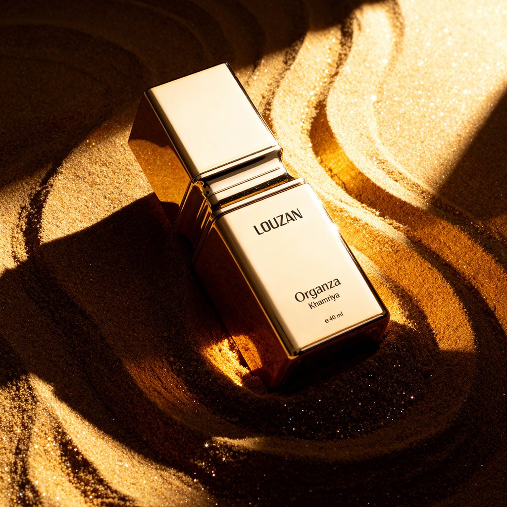 freepik__ultraluxury-cosmetic-product-still-life-photograph__89187