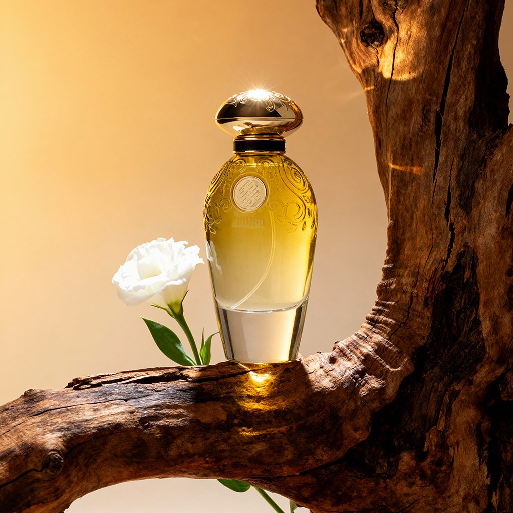freepik__ultraluxury-editorial-perfume-stilllife-photograph__20702