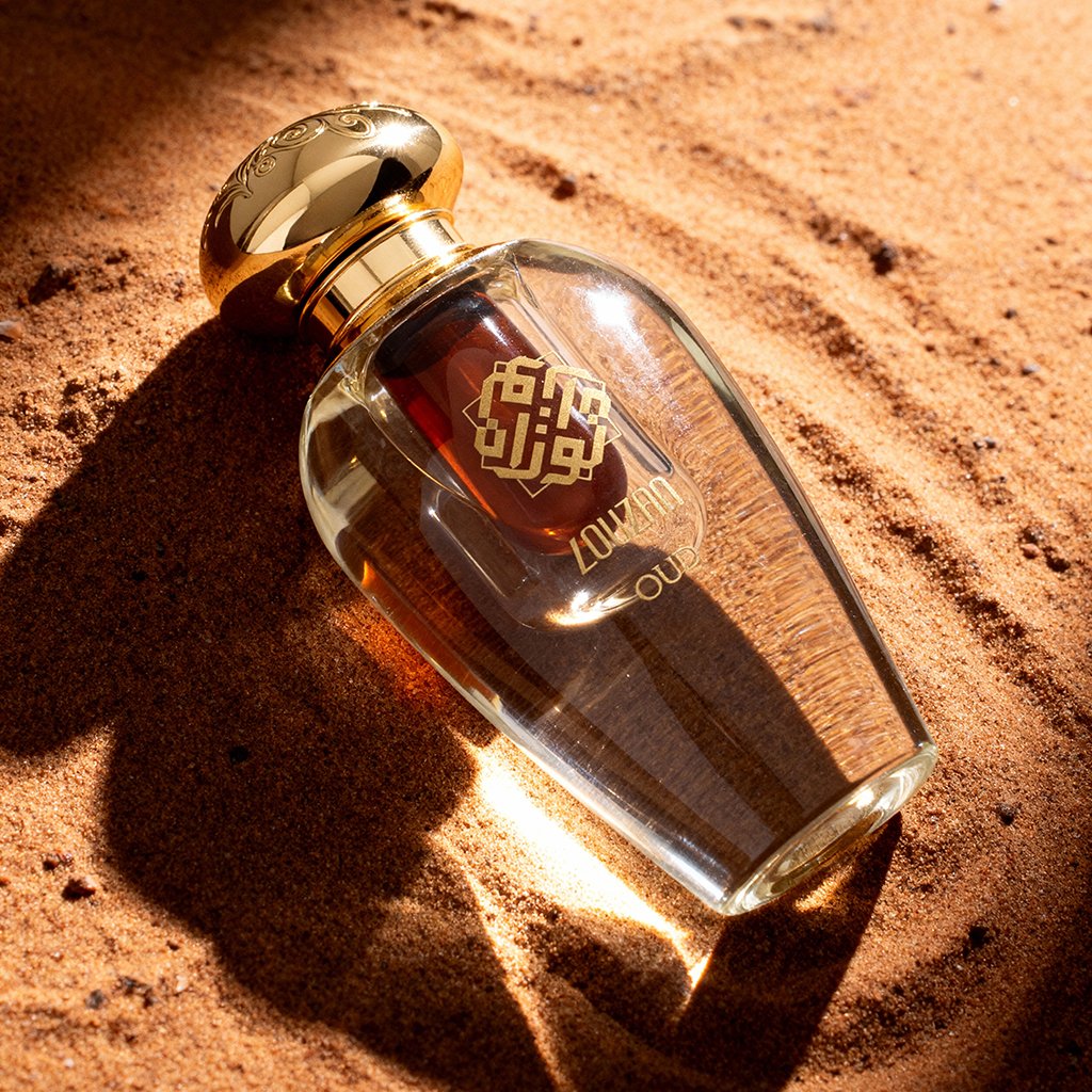 freepik__ultraluxury-editorial-perfume-stilllife-photograph__89168