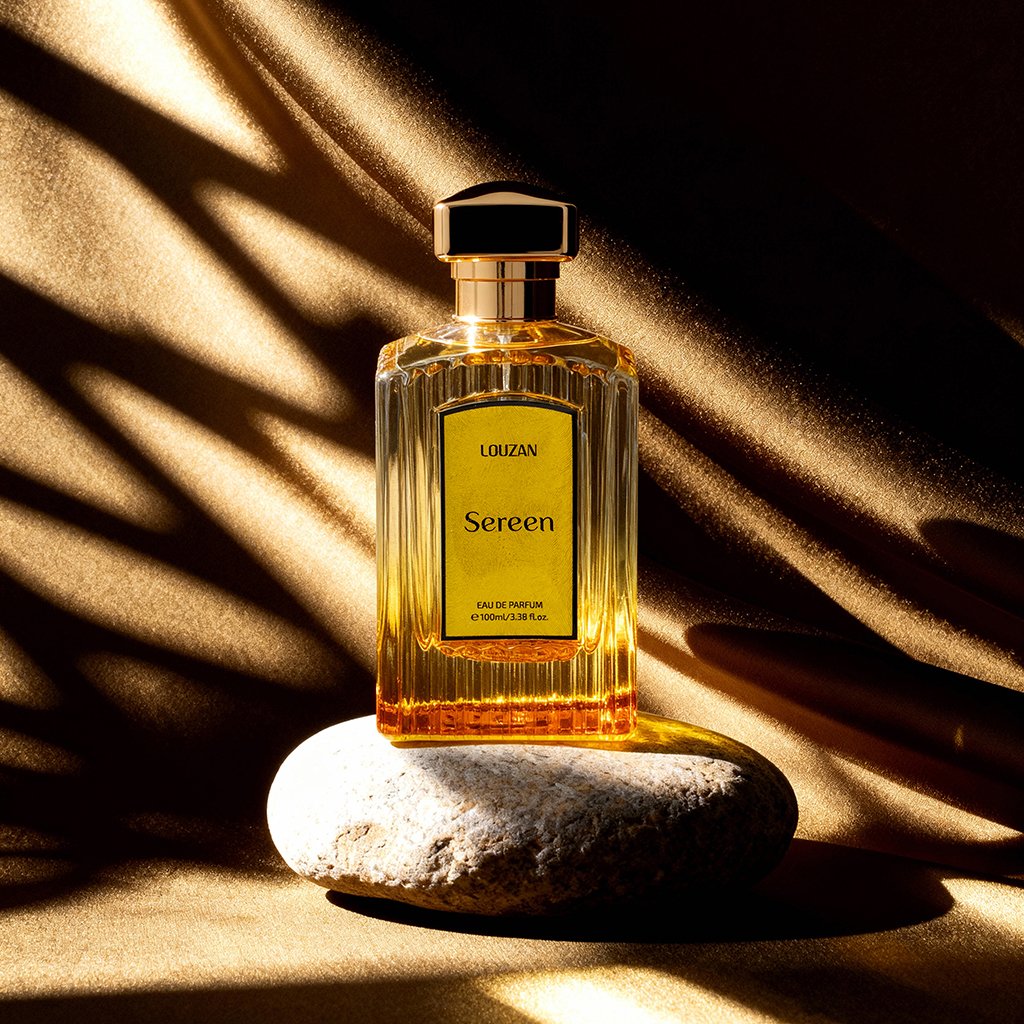 freepik__ultraluxury-editorial-perfume-stilllife-photograph__96132